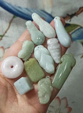 天然翡翠特色杂件如意福瓜