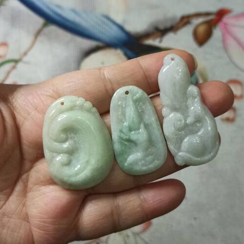 缅甸天然翡翠吊坠杂件狐狸等