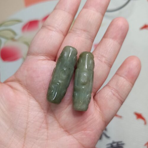 天然翡翠油青路路通孔九眼天珠