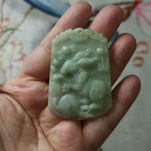 100缅甸天然翡翠吊坠如意福牌飘花生肖兔牌卡53X37mm左右满48包邮