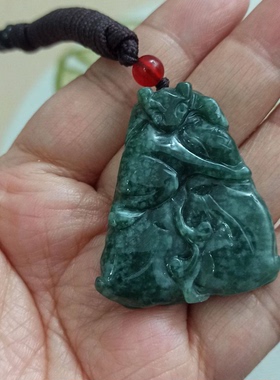 241天然翡翠吊坠危料如意福寿猴子献寿手把蓝水飘花卡41X33mm左右