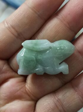 325缅甸天然翡翠飘花吊坠生肖兔雕刻件厚装小兔子卡30X17mm左右