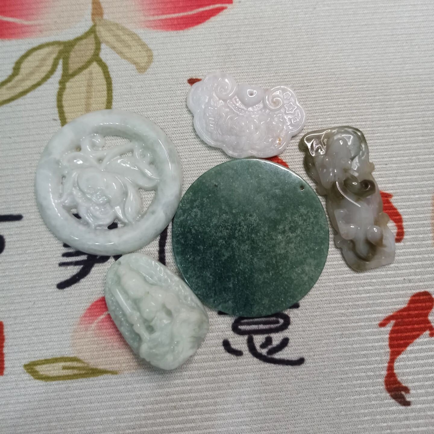 177缅甸天然翡翠吊坠福牌扣子观音一组大牌子卡40X30mm左右大瑕疵