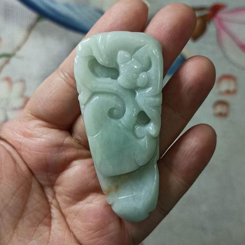天然翡翠吊坠雕刻件手把件飘花