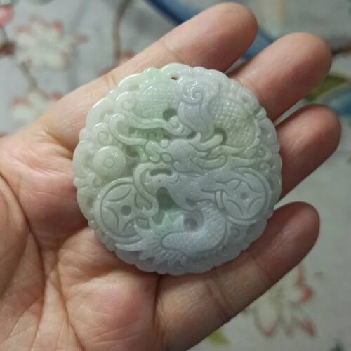 天然翡翠吊坠绿飘花龙牌