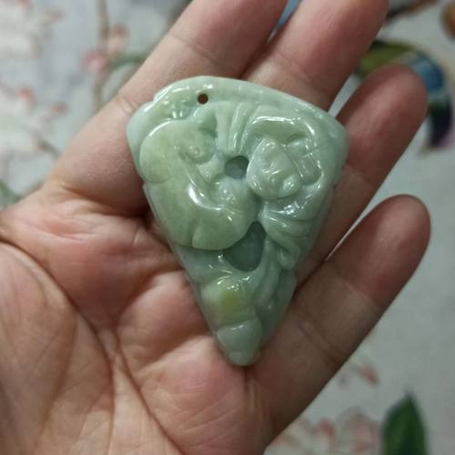 天然翡翠吊坠雕刻件手把件