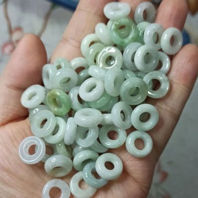 天然翡翠玉环圈圈清爽色珠子