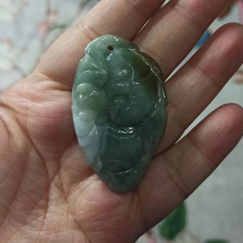 天然翡翠吊坠雕刻件手把件
