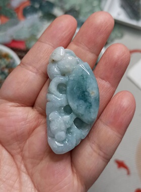 天然翡翠吊坠雕刻件手把件