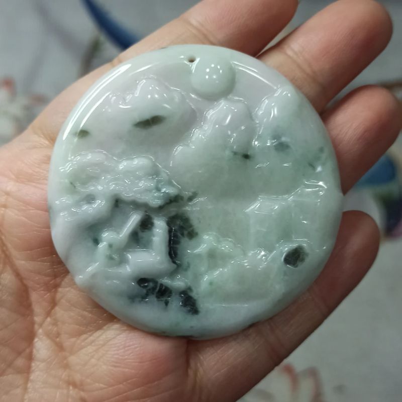 天然翡翠吊坠山水牌飘花圆牌