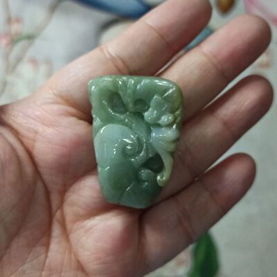 天然翡翠吊坠雕刻件手把件