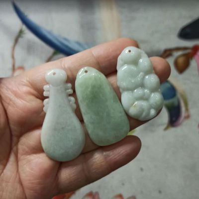 天然翡翠吊坠杂件琵琶等