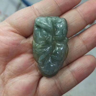 天然翡翠吊坠飘花雕刻件手把件