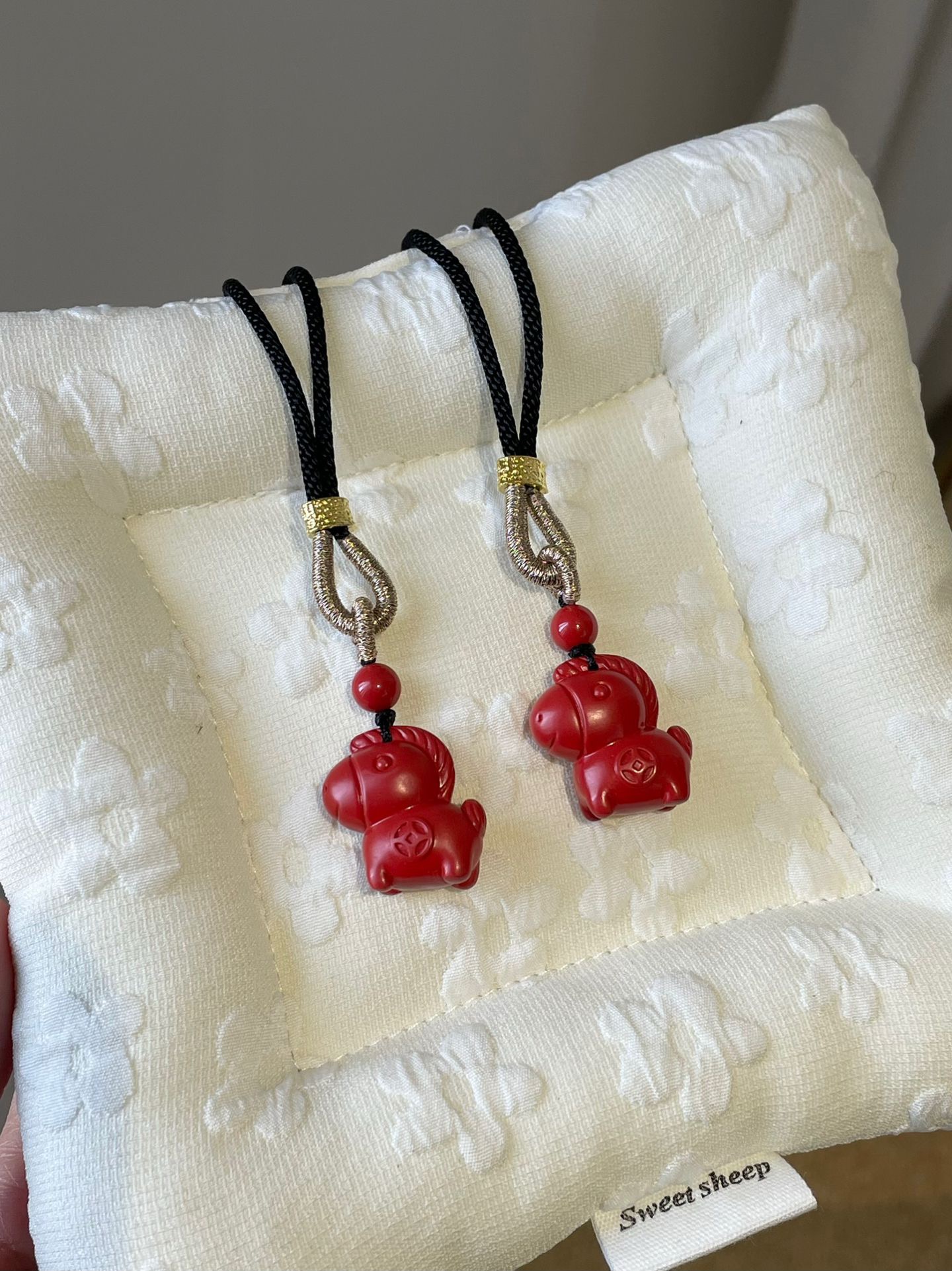 朱砂生肖马项链水飞砂小马吊坠赤焰本命马平安黑绳编织本命年项链