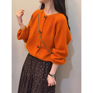 已出货欧洲站牛角扣针织开衫 通勤减龄休闲单排扣毛衣外套 秋季