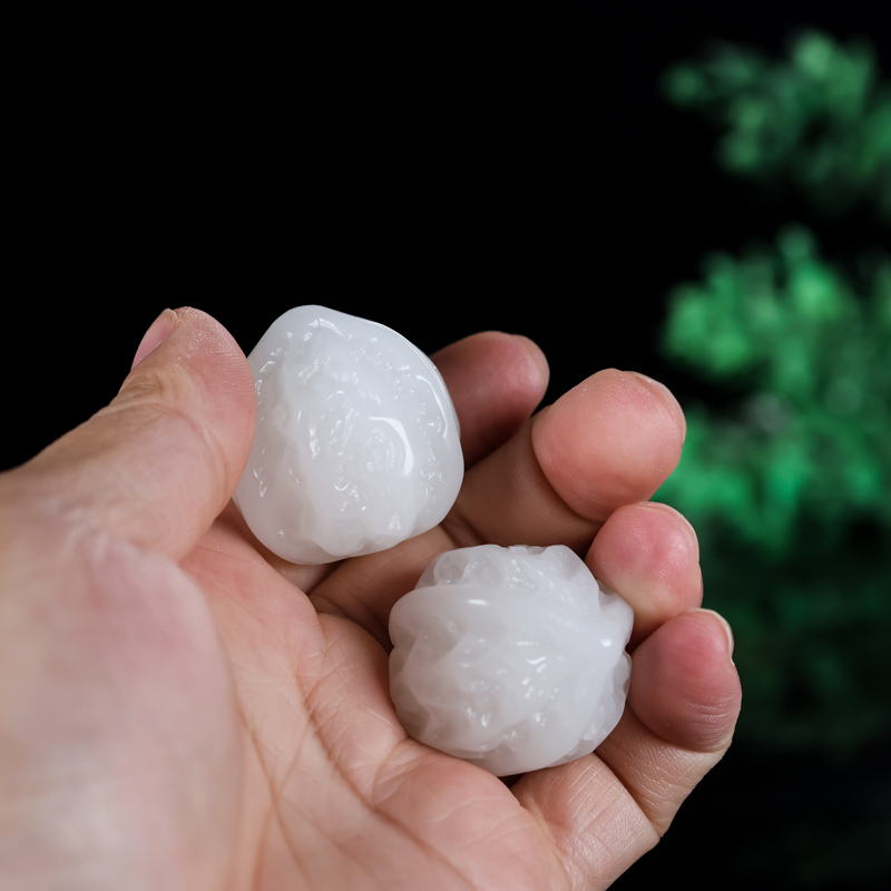 玉器新疆和田玉羊脂白玉核桃手把玩件玉核桃健身球玉手玩件小