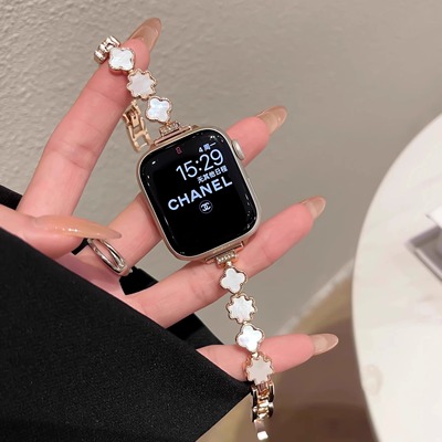 适用苹果iwatch S11 手表带四叶草真皮10链式贝壳表带S9运动Applewatch ultra2/3智能8女生7/se贝母6手链高级