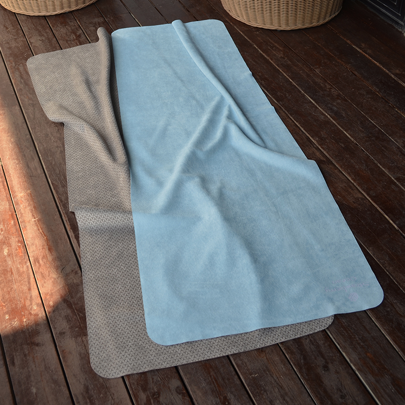 草莓海洋加厚运动瑜伽垫铺巾吸汗防滑隔脏可折叠水洗便携环保无味