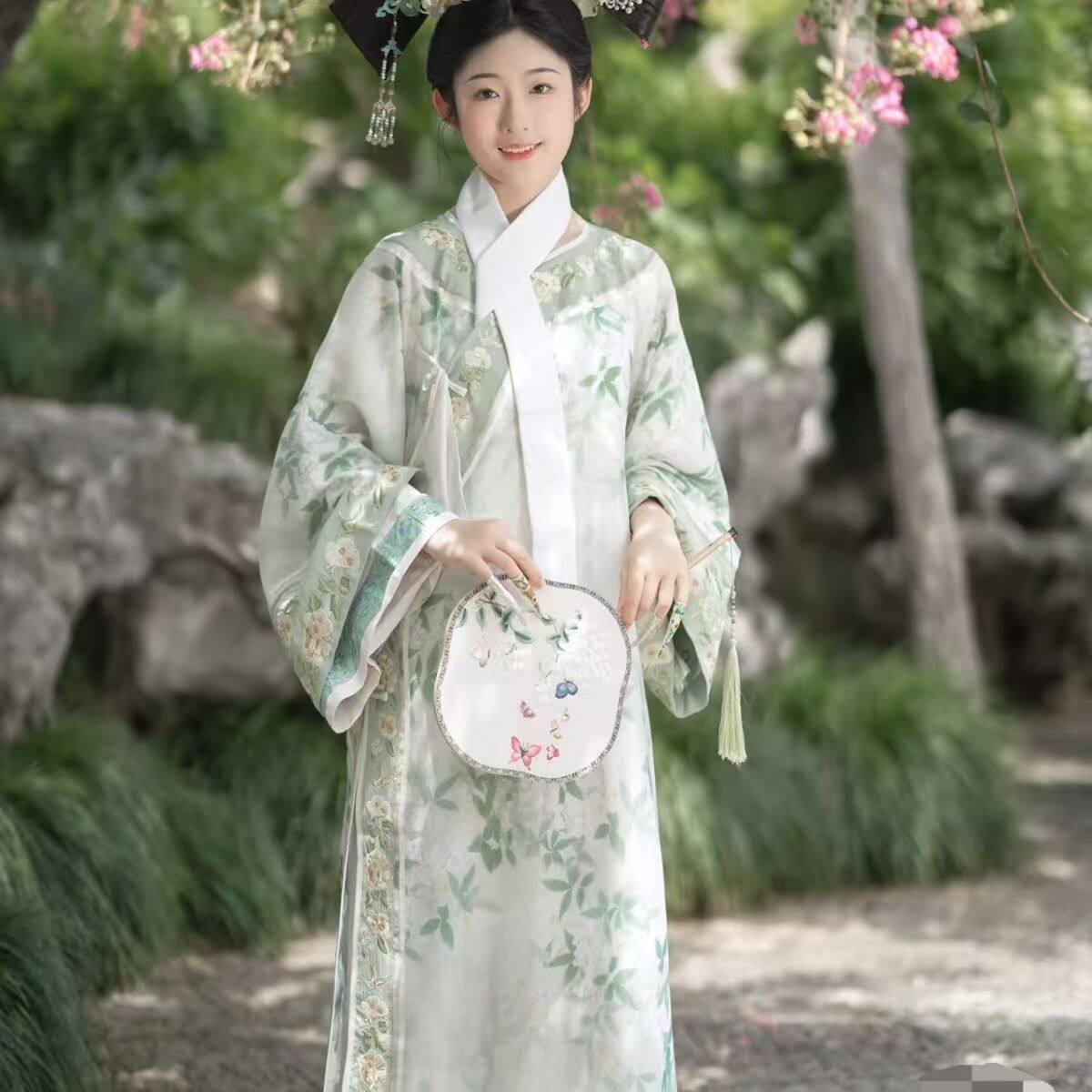 格格服清代贵妃宫廷改良旗袍裙古装氅衣女成人故宫拍照度假写真