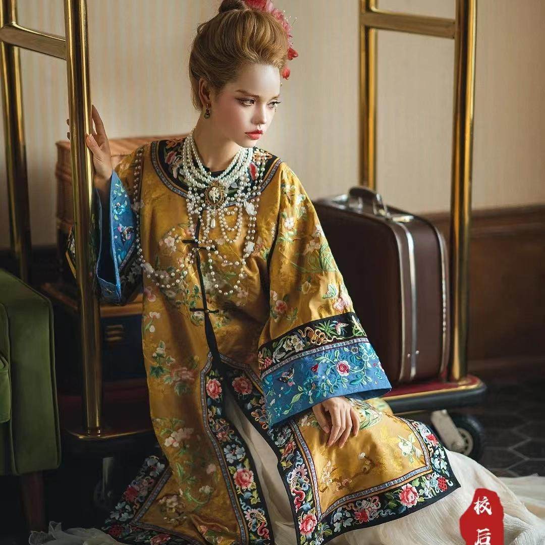 清汉女刺绣晋商少奶奶对襟古董衣大小姐新中式清代满绣重工圆领服