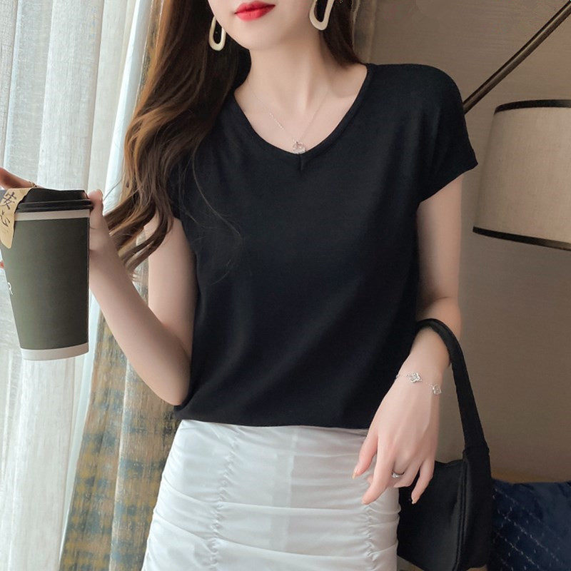 大码女装胖mm黑色冰丝针织薄款短袖v领上衣夏季显瘦t恤气质打底衫