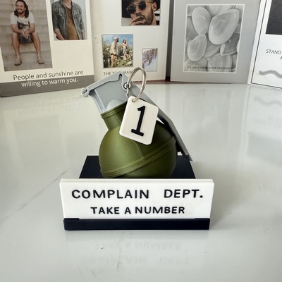 Funny Complaint Dept Grenade Figure 有趣的投诉部门手榴弹模型