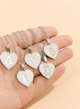 亚马逊爆款26字母项链吊坠爱心镶贝壳项链韩版气质百搭吊坠饰品