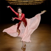 新疆舞蹈演出服维族舞蹈服练习裙维族剧目服维吾族舞演出服大摆裙