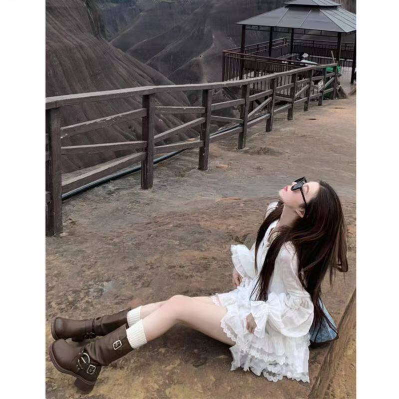 云南旅游波西米亚风白色连衣裙秋季超仙收腰显瘦蛋糕裙灯笼袖短裙