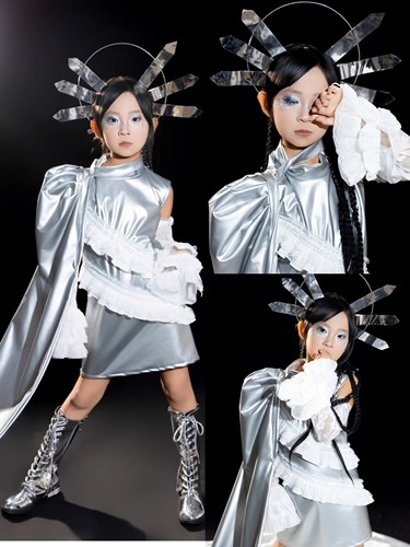 女童机车炫酷走秀个性未来科技感演出服团队潮服银色系生日拍照