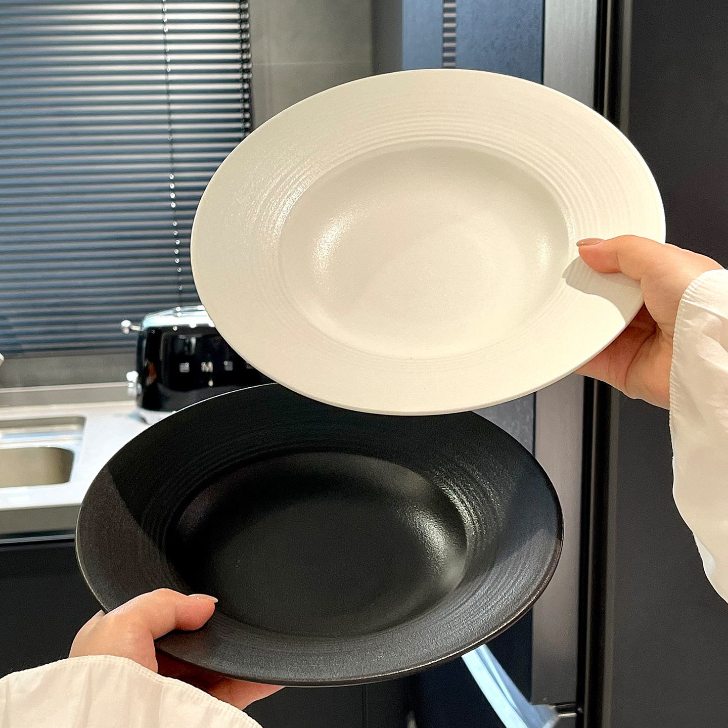 黑白简约款陶瓷盘子浅盘创意菜盘子椒盐排骨盘牛排平盘餐厅点心盘,餐饮具,盘,淘宝优惠券,粉丝福利购,淘宝优惠卷