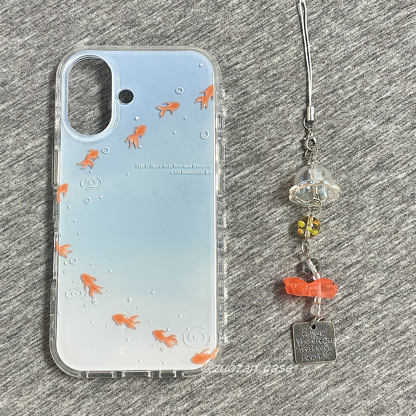 ins韩风简约蓝渐变色小金鱼适用苹果16promax手机壳iphone15pro新款14带挂件13女16pro圆双层全包防摔手机套
