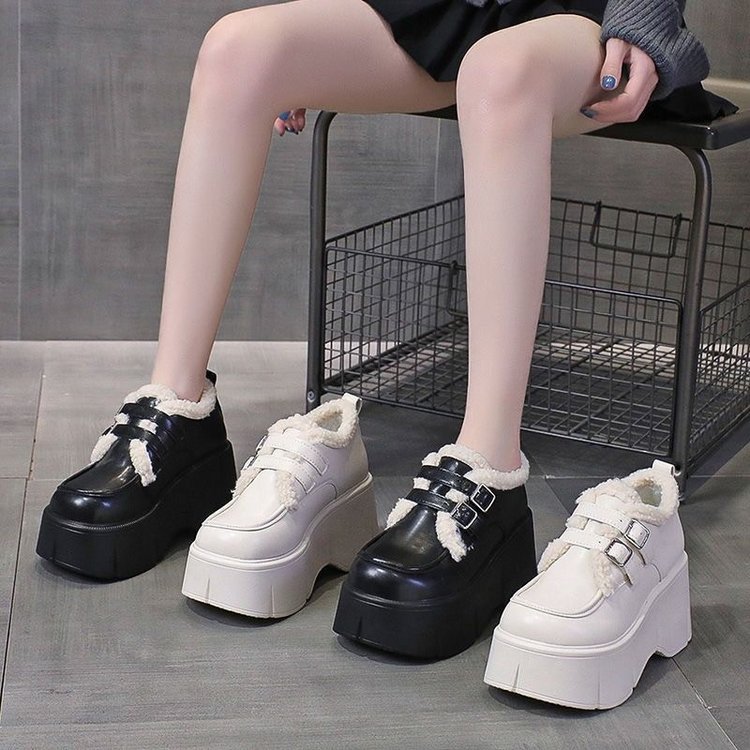 松糕厚度增高英伦风皮带扣毛毛小皮鞋女2025秋冬新款加绒保暖棉鞋