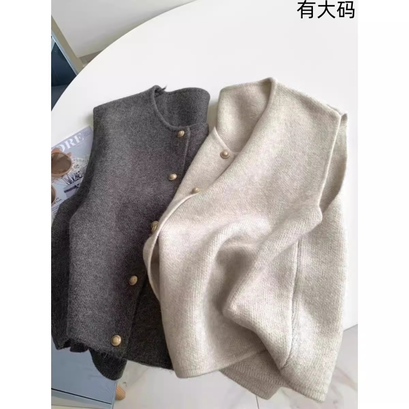 温柔系单排扣小金扣子气质百搭针织马甲背心女叠穿内搭坎肩女大码