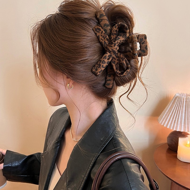 豹纹蝴蝶结抓夹女高级感大号鲨鱼夹2026新款秋冬后脑勺盘发夹发饰