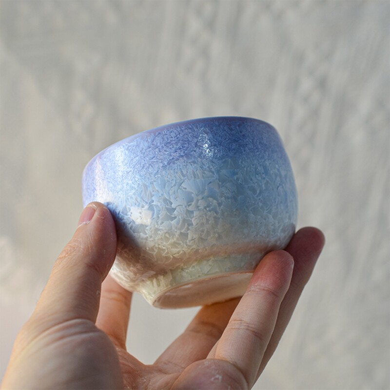 蓝白渐变结晶釉陶瓷手工功夫茶杯家用品茗杯窑变主人杯个人单杯