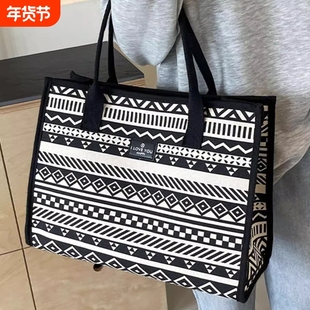 托特大容量2025新款单肩包包女通勤帆布手提购物袋外出旅行通勤包