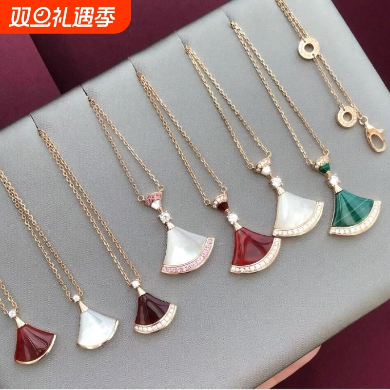 小裙子项链白贝母女小扇子格礼物新款高级感锁骨链红玛瑙珠宝精致