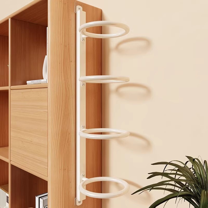 壁挂篮球收纳架筐球类摆放架家用放球架挂柜边外侧篮球足球置物架