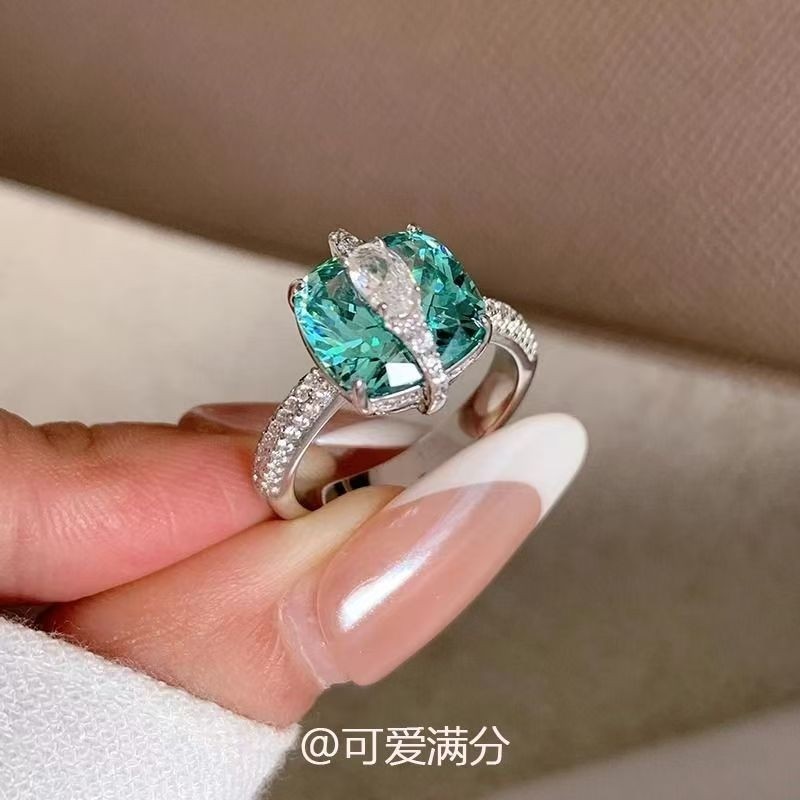 薄荷曼波爆闪小方糖锆石戒指中古重工高级感气质显白食指戒小配饰