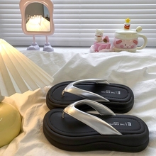 松糕厚底增高夹脚人字拖鞋女外穿高级感新款凉鞋休闲凉拖鞋夏2025