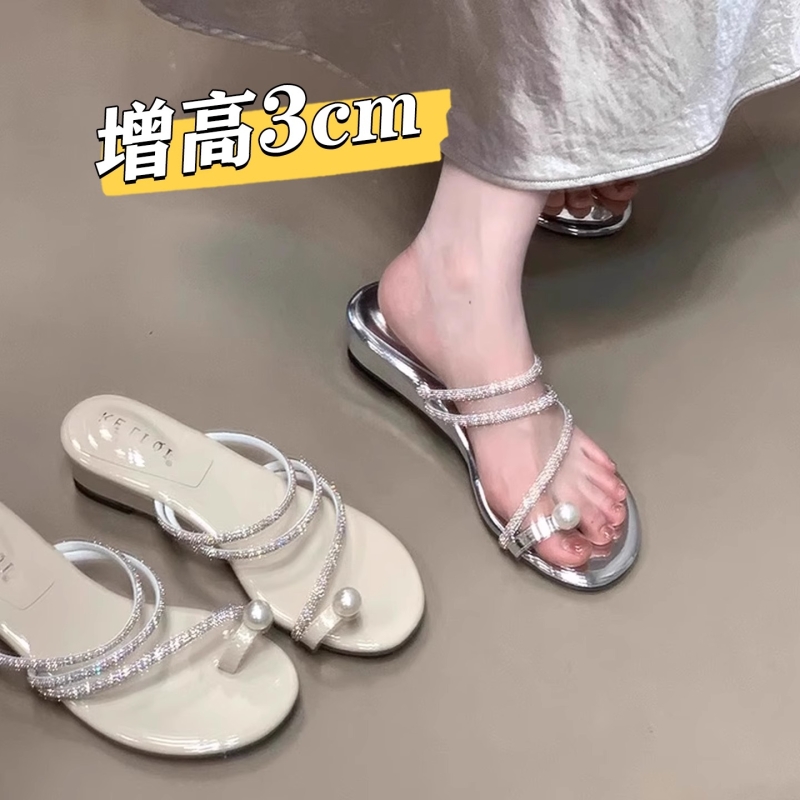 巨好看厚底银色凉拖鞋女夏外穿2025新款配裙子套趾凉鞋子中跟水钻