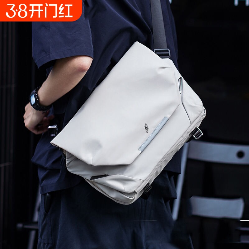 阿波罗磁吸扣工装男士挎包电脑单肩包斜挎男包小众运动新款大容量