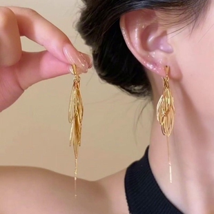 「」新中式长款流苏翅膀气质简约小众设计感蚊香盘耳夹耳饰女几何