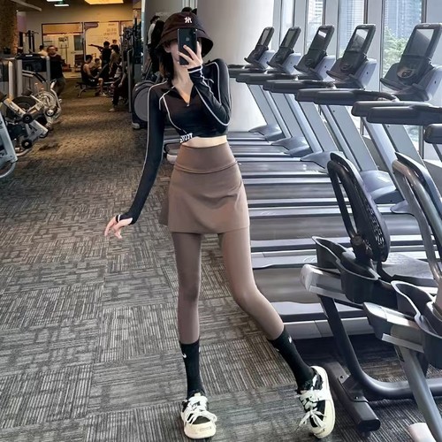 健身女孩假两件遮臀瑜伽裙裤高腰防走光外穿羽毛球服跑步运动长裤