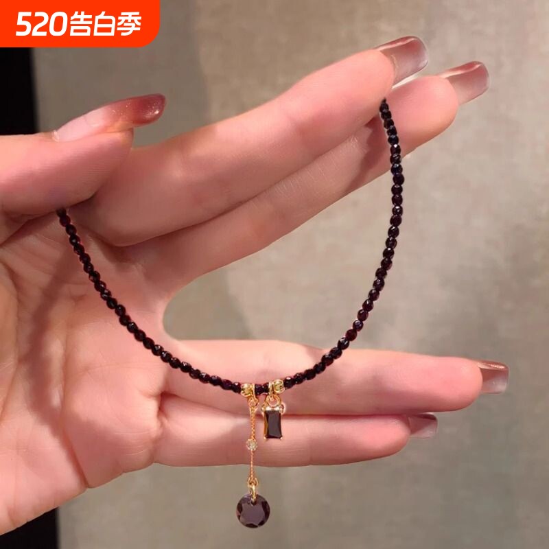 黑色水晶流苏项链女款高级感小众设计感短款颈链2025年新款锁骨链