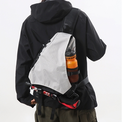 斜挎包户外大容量骑行休闲登山防水背包胸包男士单肩包工装弓箭包