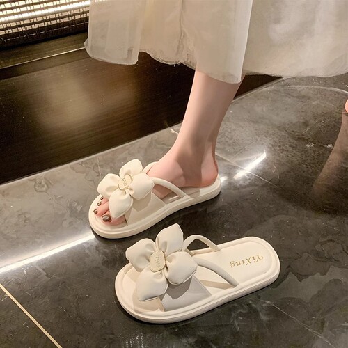 软底踩屎感拖鞋外穿女夏2026新款平底花朵一字拖沙滩凉拖鞋子精致