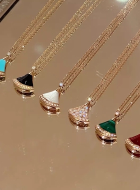 白贝母小扇形项链女18K红玉髓镶满钻大裙子锁骨链V金不掉色送礼物