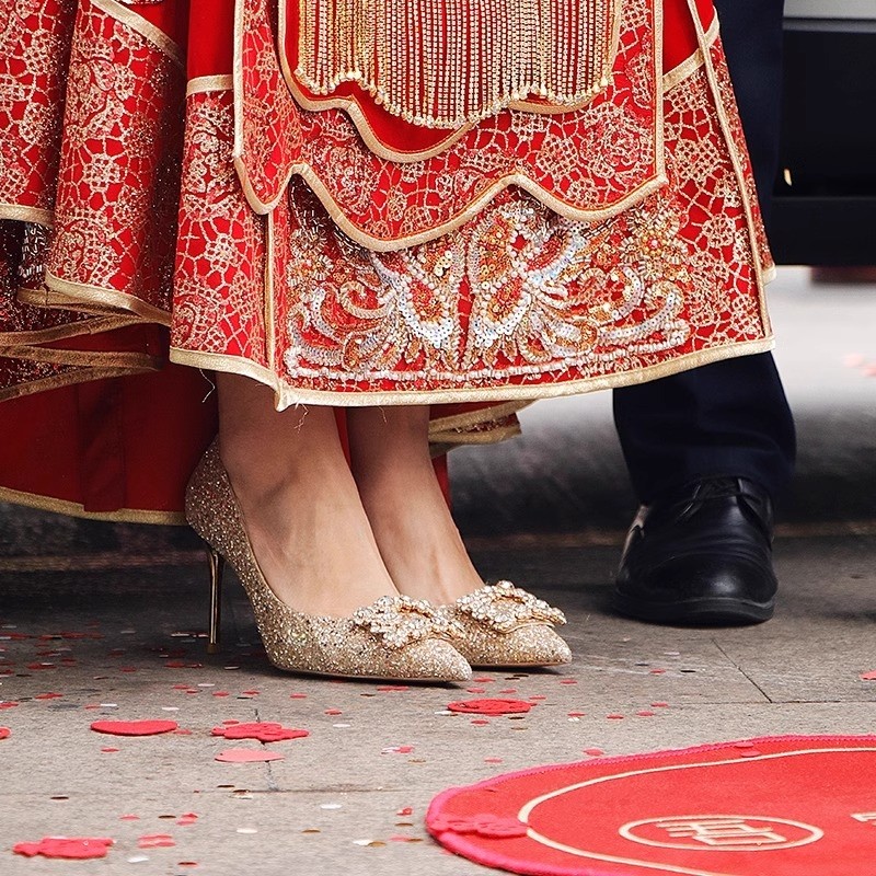 结婚鞋子新娘婚鞋禾秀主婚纱两穿不累脚亮片高跟鞋2025新款水晶鞋